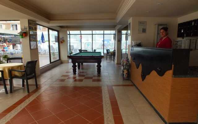 Tuntas Suites Altinkum Apart-Hotel