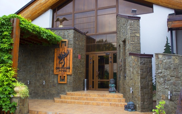 Okhotnichiy Club