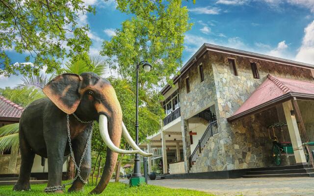 Oak Ray Elephant Lake Hotel