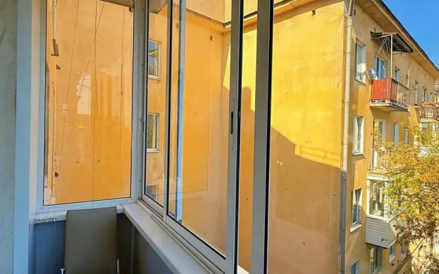 Квартира уютная яркая трёхкомнатная на Hабережной