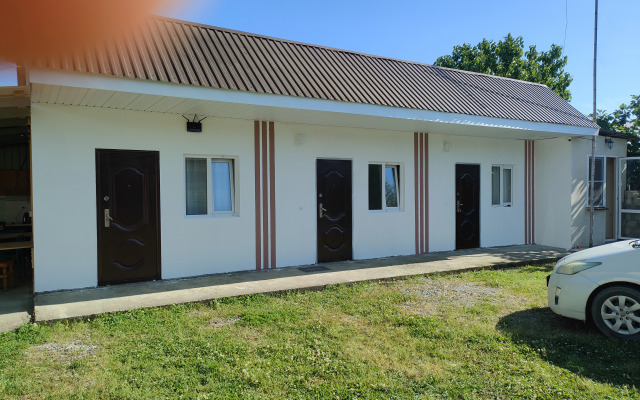 Tikhiy Dvorik Alakhadzi Guest House