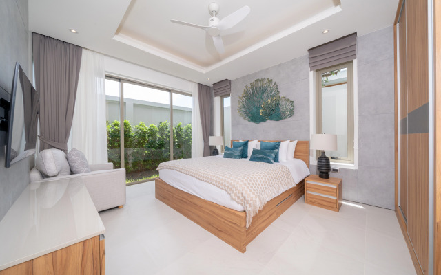 Luxury villa Bangtao with a Tropical Garden Villa