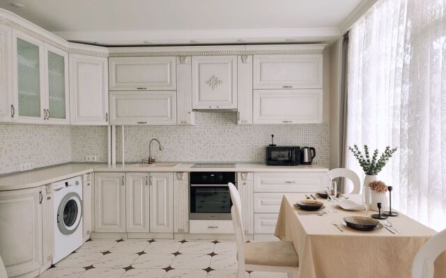 Dvukhkomnatnaya Molodogvardeyskaya 2/95 Flat