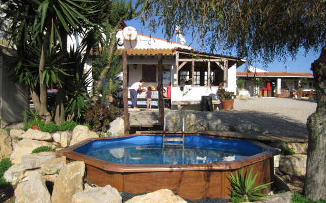 Da Silva Bike & Surf Camp Guest house