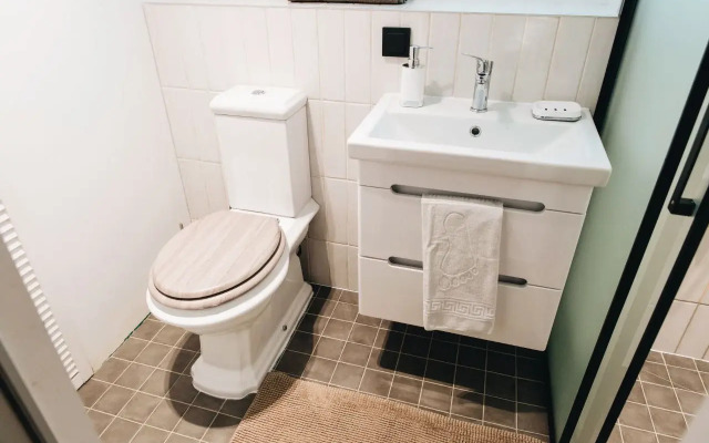 Квартира Дизайнерская с Отдельным Входом на Петроградке