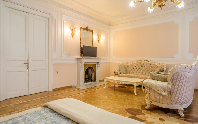 Квартира на Рубинштейна 4