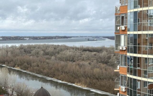 Na Ulitse Latysheva 3l Flat