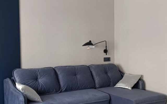 Siniy Aktsent Flat