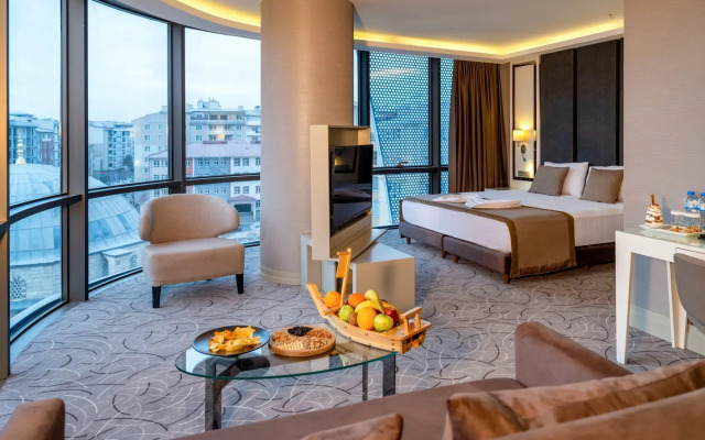 Отель The Conforium Van