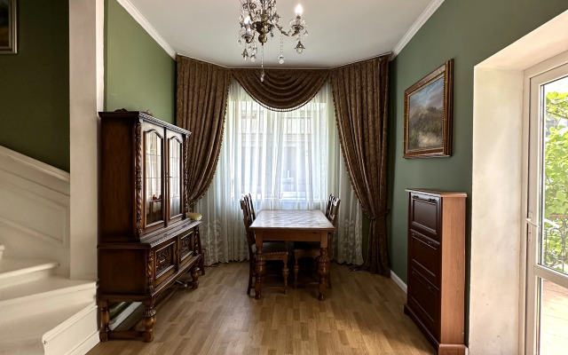 Taunkhaus S Zonoy Otdykha I Mangalom U Parka Private house