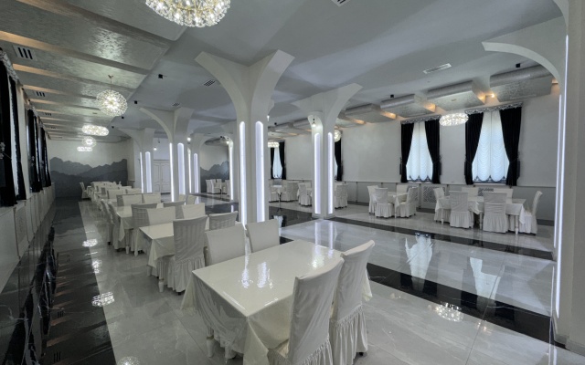 Parvoz Hotel