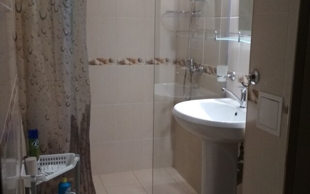 Yani Guest House