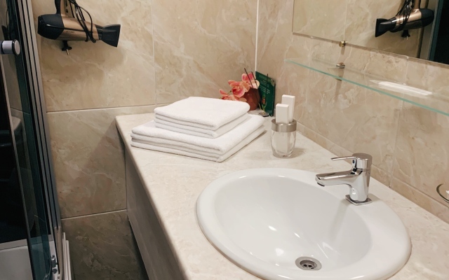 Отель Корона