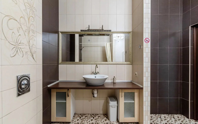 Flat Dvukhkomnatnaya Klassicheskaya Na Bolshoy Krasnoy 63