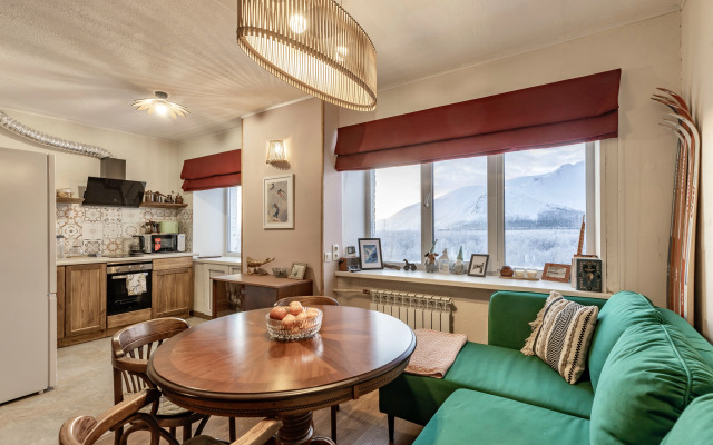 2-komn Nostal'giya s Vidom Na Goru Flat