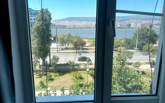 Апартаменты "Эленика" Двухкомнатные в Махачкале с видом на озеро
