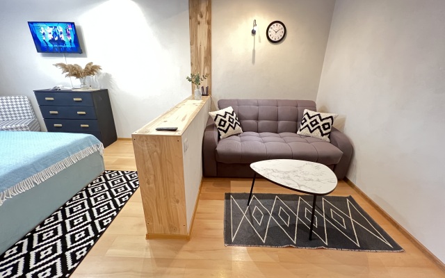 Tikhiy uyut v tsentre Flat