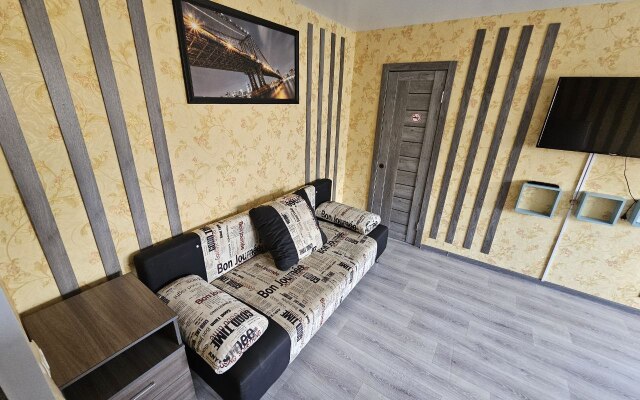 L.v.hotels Na Pervomayskoy 18a Flat