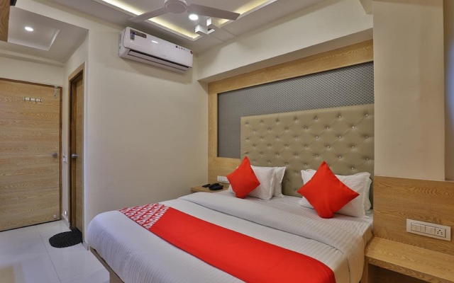 Royal Square by Sky Stays Hotel