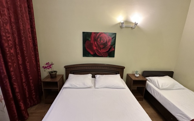 Adenium585 Guest House