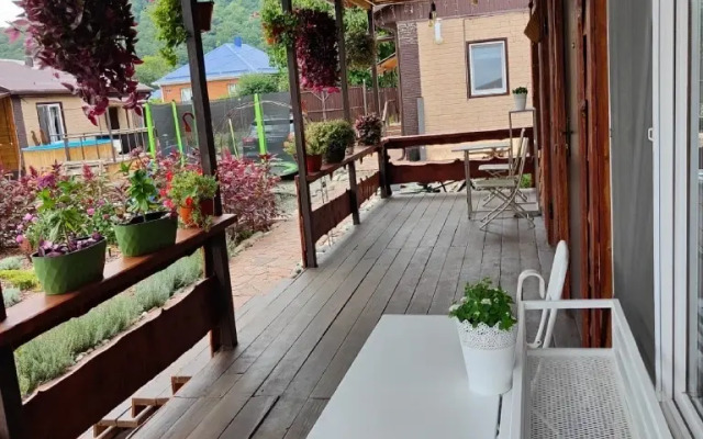 Гостевой Дом на Улице Хуторская 8