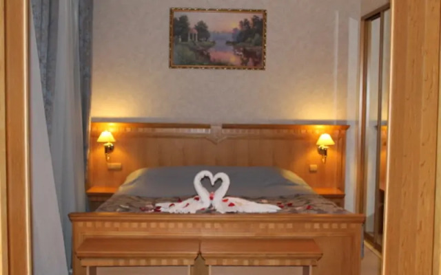 Golden Hotel