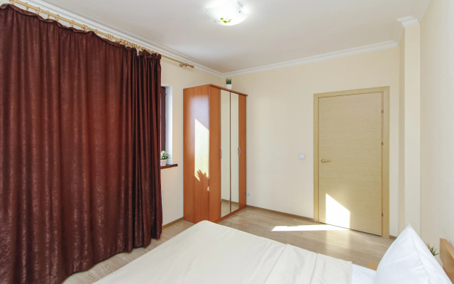 Апартаменты с двумя спальнями гостиной и кухонной зоной