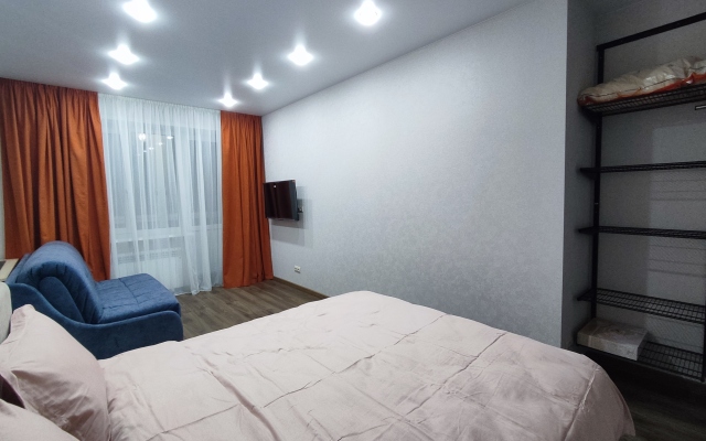 Ryadom S Naberezhnoy Flat