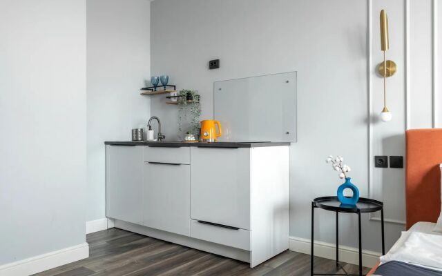 Na Vantovyj Most i Nevu Flat