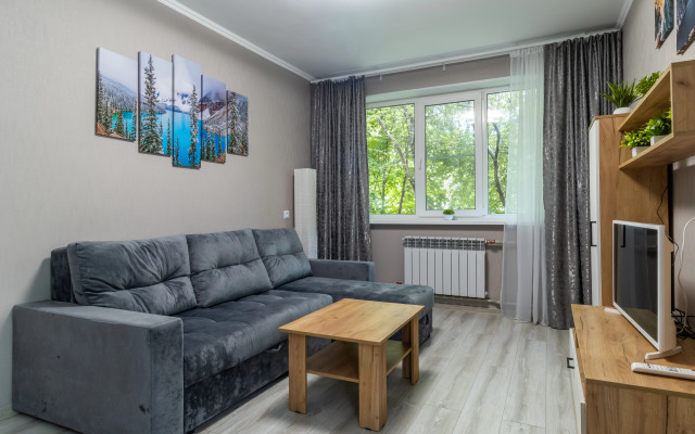 Na Ulitse Nadezhdy Suslovoy, 13 Flat