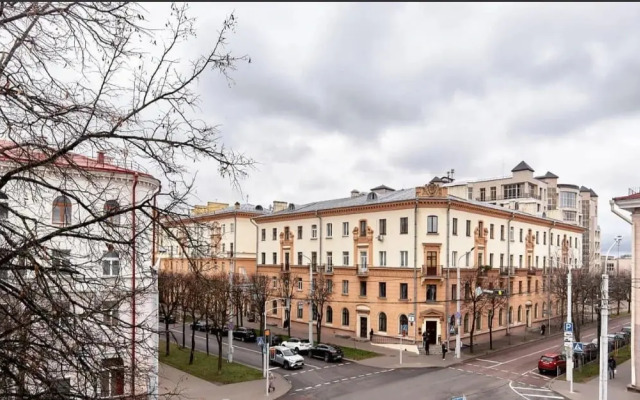 Chetyrekhmestnye V Tsentre Minska Apartments