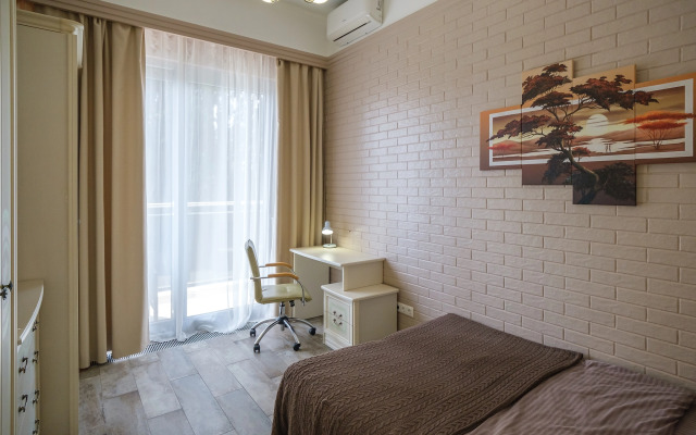4k Uluchshennye 130m. Pervaya Liniya. 200m do Morya Apartment