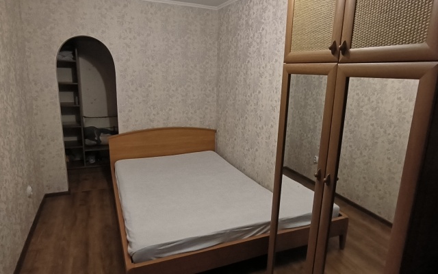Proletarskaya D.47 U Nizhnego I Verkhnego Ozera Flat