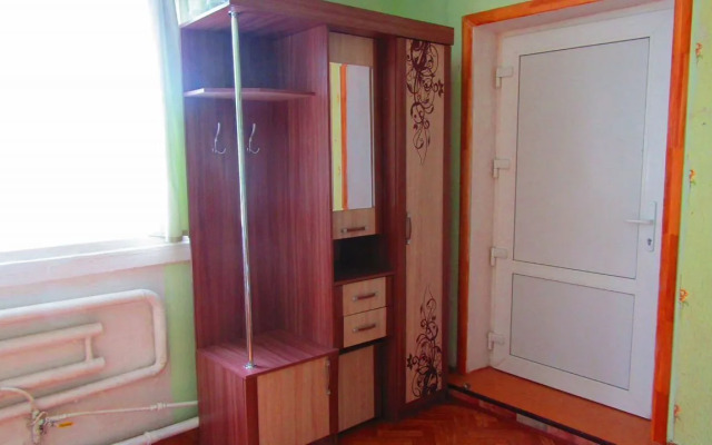 Частный дом С тремя спальнями и большой солнечной верандой