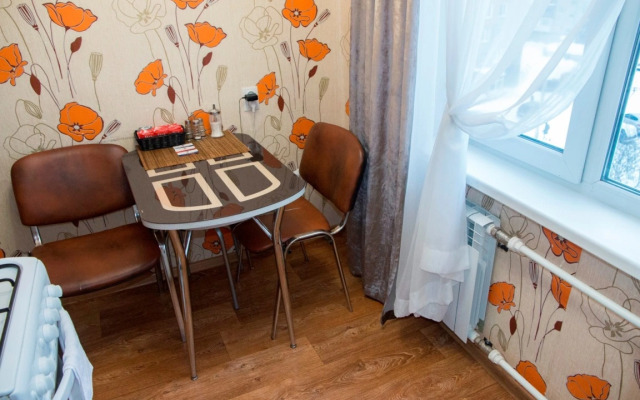 U DK Metallurgov. Barbaris two-room Apartments