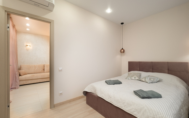 U Morya S Basseinom V ZhK Solnechnyij apt43 Apartments