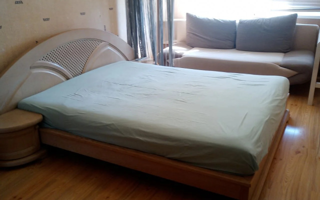 Квартира трехкомнатная возле западного рынка