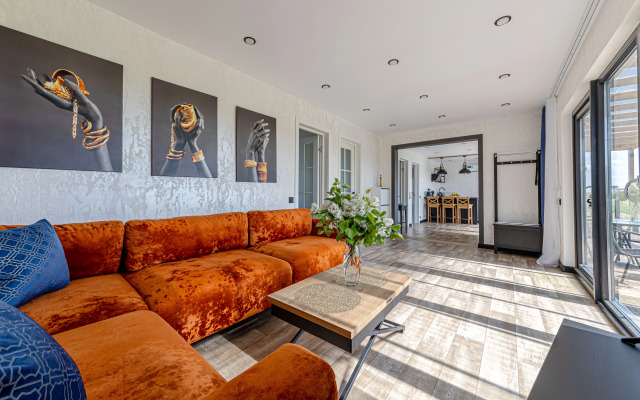 S Saunoy Private house