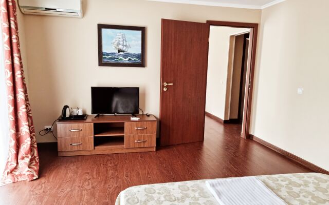 Tsarskaya Alleya Hotel