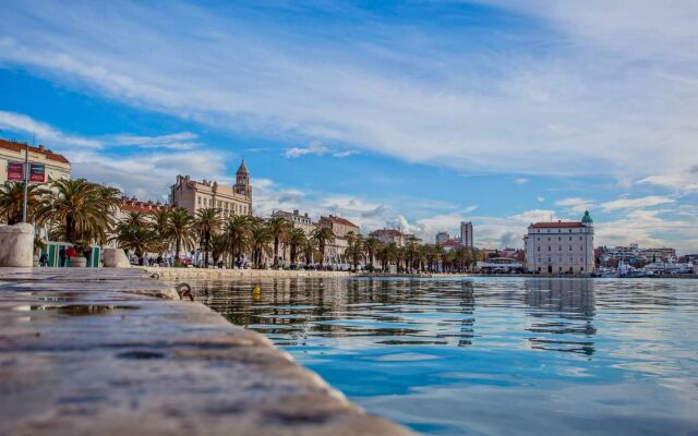 Old Square Stone Pearl Apartments