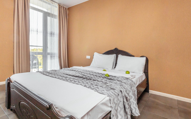 Na Ul Tsvetochnaya Ulitsa 15/21 Flat