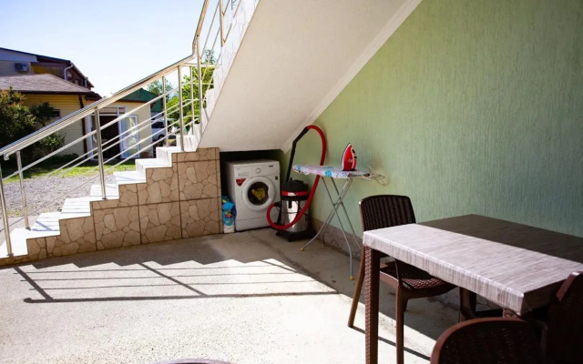 Bronau Asya Guest house