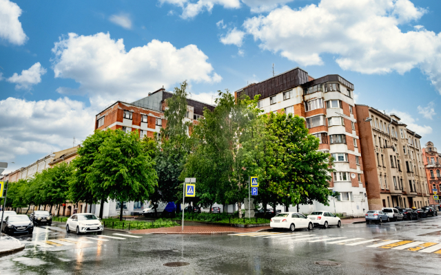U Metro Tekhnologicheskiy Institut Apartments