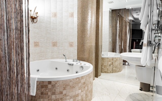 Premier Hotel