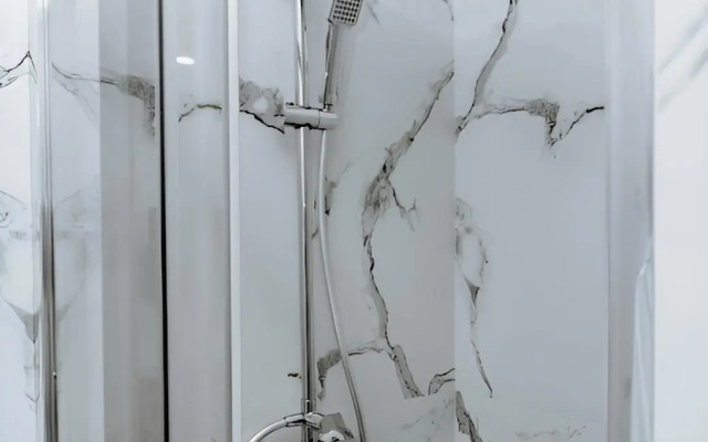 v Centre Sochi 10 Minut do Morya AK Arhitektor s Terrasoj i Dvumya Otdelnymi Spalnyami Lyuks Apartaments