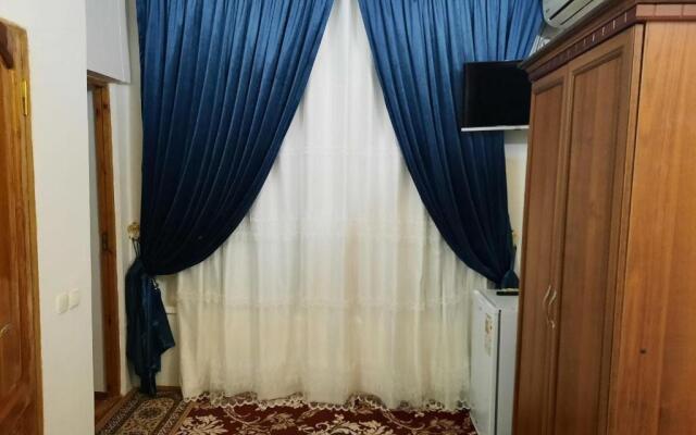 Parvina Hotel