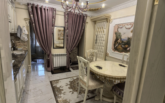 Uritskogo 33 Flat