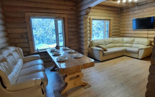 Гостевой дом у Озера в Лесу Маркова заимка