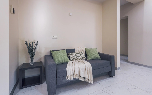 Myhomeyourhome na Fadeeva 34 Flat