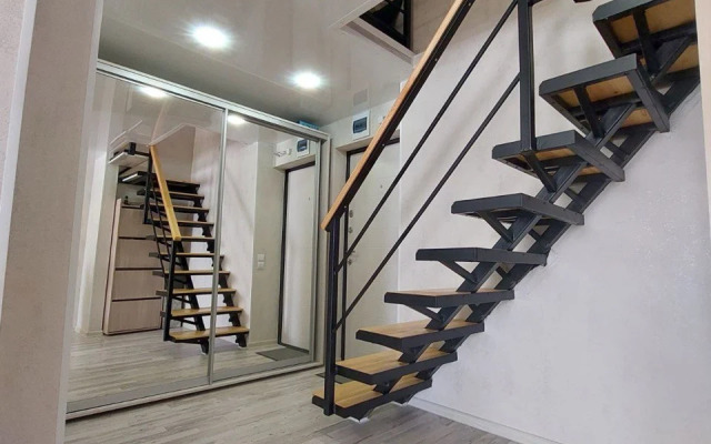 Квартира Уютная Двухэтажная на Античном